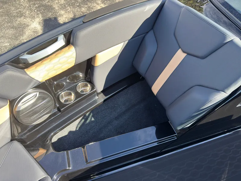 Slide: The Image of MasterCraft XT23 2027 - 60