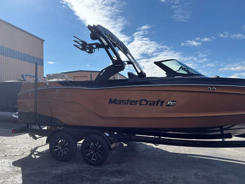 Slide: The Image of MasterCraft XT23 2027 - 4