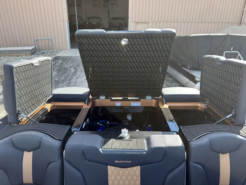 Slide: The Image of MasterCraft XT23 2027 - 12
