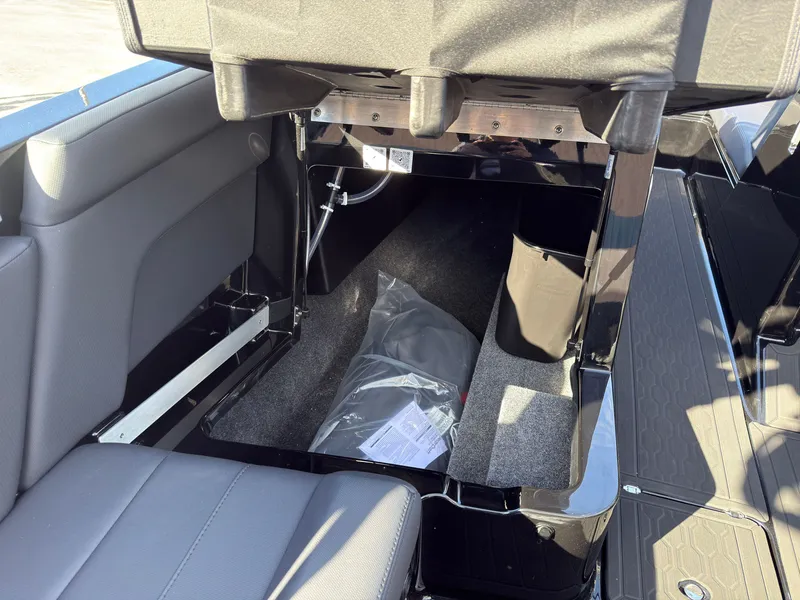 Slide: The Image of MasterCraft XT23 2027 - 37