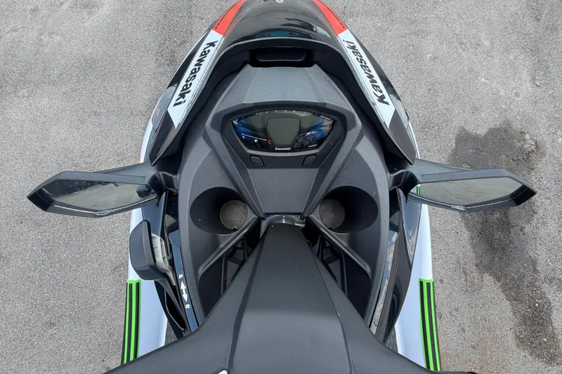 Slide: The Image of Top view of 2024 Kawasaki Jetski STX 160X dashboard and handlebars. - 18