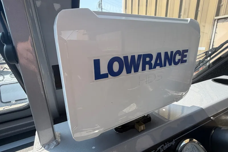 Slide: The Image of Lowrance HDS unit on 2016 Weldcraft 220 Maverick DV boat dashboard. - 33