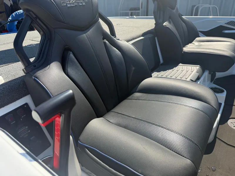 Slide: The Image of Skeeter FXR21 Limited 2023 - 14