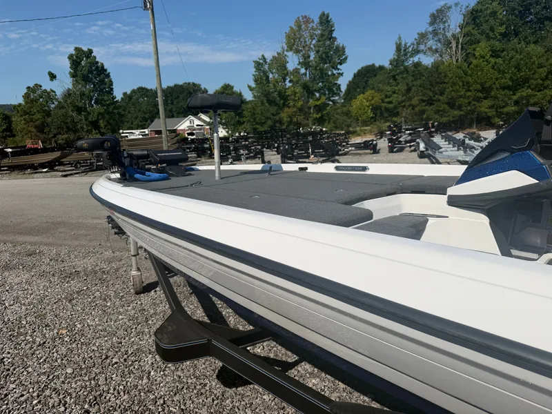 Slide: The Image of Skeeter FXR21 Limited 2023 - 2