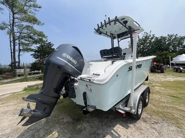 Slide: The Image of Sea Pro 222 Center Console 2025 - 6