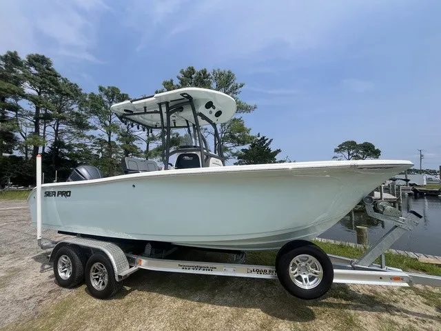 The Image of Sea Pro 222 Center Console 2025 - 1