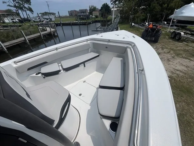Slide: The Image of Sea Pro 222 Center Console 2025 - 8
