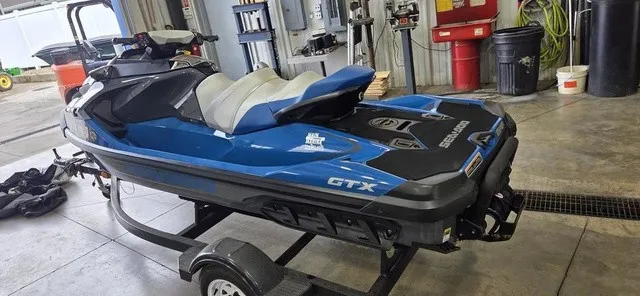 Slide: The Image of Sea-Doo GTX 2019 - 3