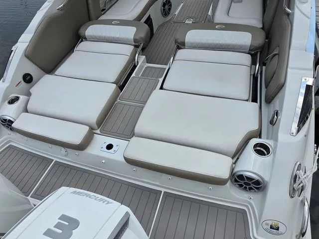 Slide: The Image of Crownline Boats Eclipse E305 XS 2023 - 8