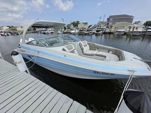 Slide: The Image of Crownline Boats Eclipse E305 XS 2023 - 15