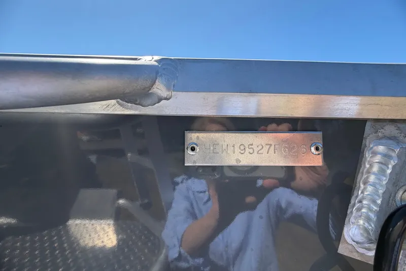 Slide: The Image of Hewescraft 200 ProV ET Hardtop 2026 boat identification plate with serial number. - 5