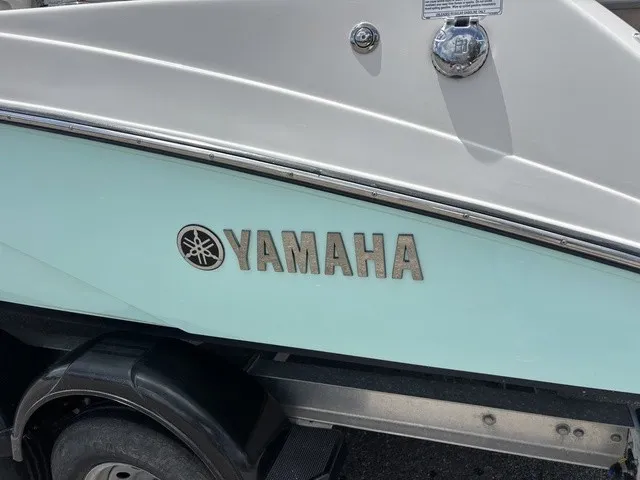 Slide: The Image of Yamaha 210 FSH Deluxe 2020 - 12