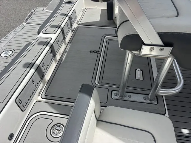 Slide: The Image of Yamaha 210 FSH Deluxe 2020 - 6