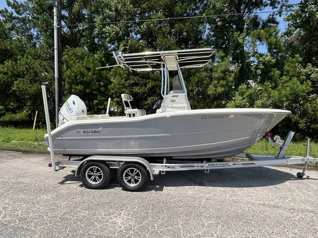 The Image of Bulls Bay 200 Center Console 2024 - 1
