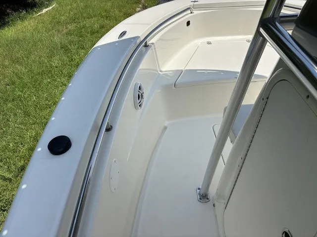 Slide: The Image of Bulls Bay 200 Center Console 2024 - 17