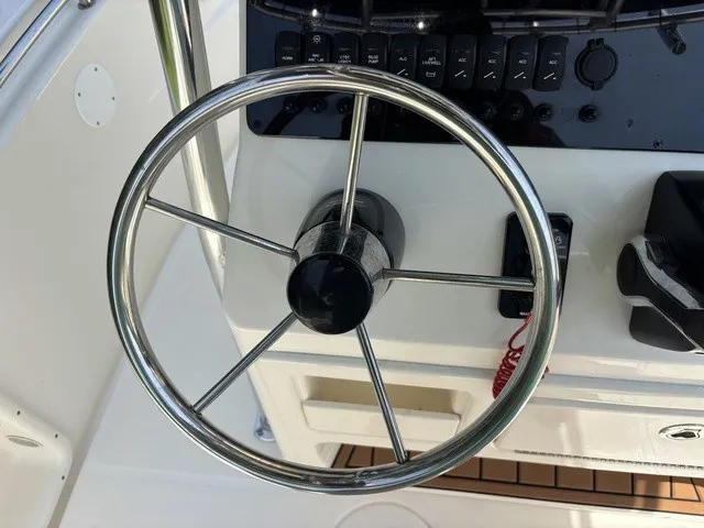 Slide: The Image of Bulls Bay 200 Center Console 2024 - 27