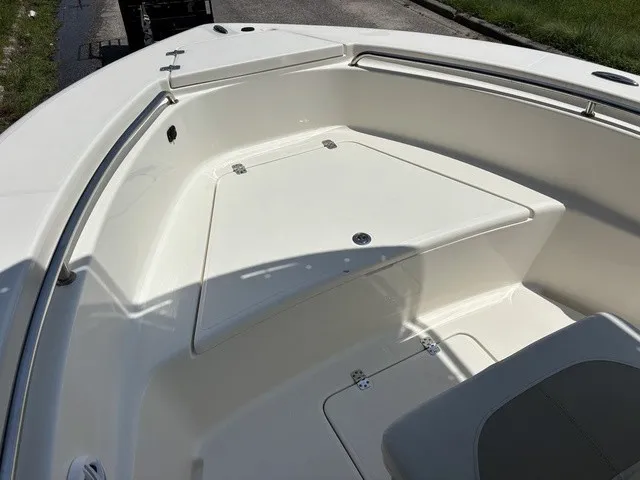 Slide: The Image of Bulls Bay 200 Center Console 2024 - 16