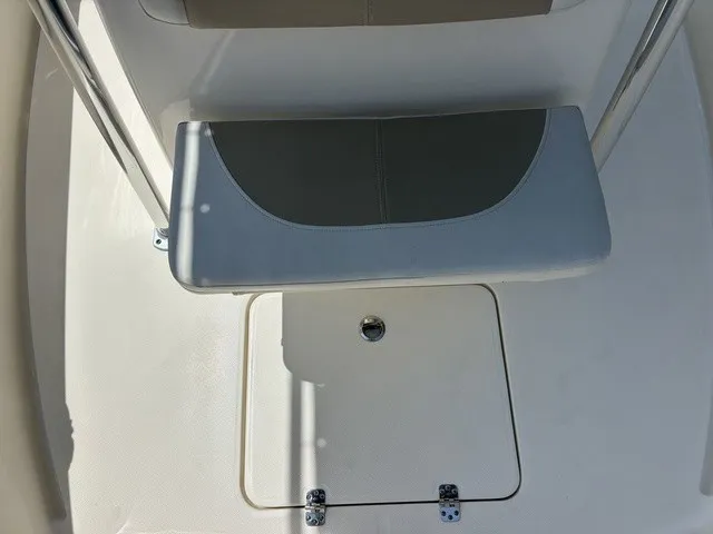 Slide: The Image of Bulls Bay 200 Center Console 2024 - 21