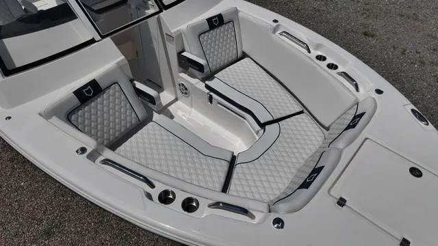 Slide: The Image of Sea Fox Traveler 268 2026 - 4