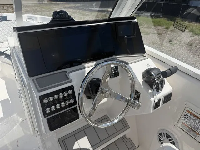 Slide: The Image of Sea Fox Traveler 268 2026 - 12