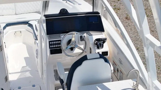 Slide: The Image of Sea Fox Traveler 268 2026 - 6
