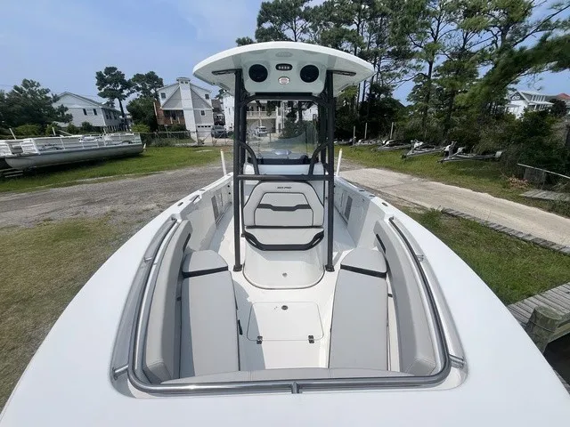 Slide: The Image of Sea Pro 222 Center Console 2025 - 7