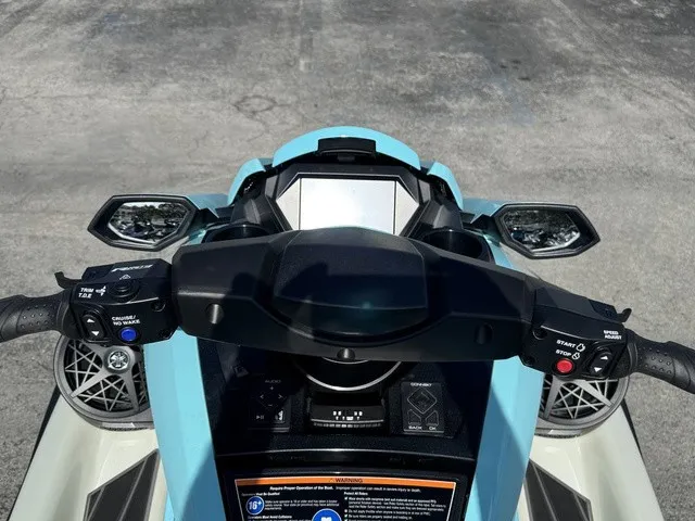 Slide: The Image of Yamaha FX Cruiser HO 2025 - 12