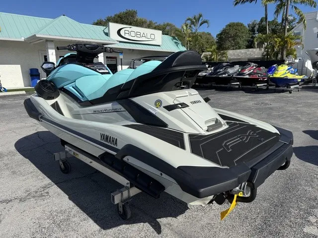 Slide: The Image of Yamaha FX Cruiser HO 2025 - 7