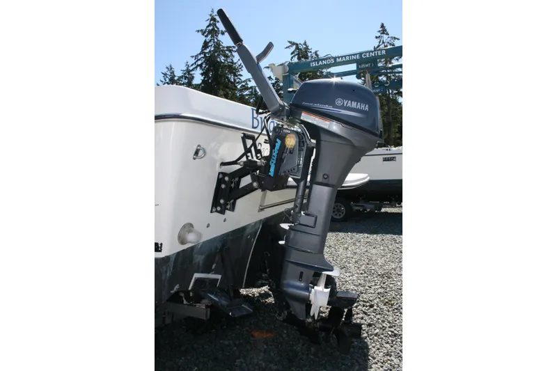 Slide: The Image of 2007 Sea Sport 2200 Sportsman boat with Yamaha outboard motor at marine center. - 13