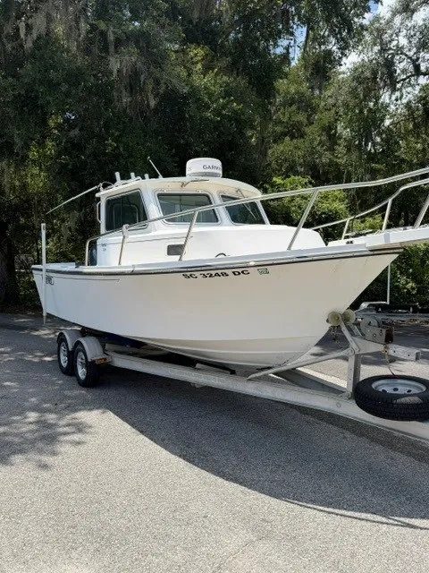 The Image of Parker Marine 2120 Sport Cabin 2015 - 1