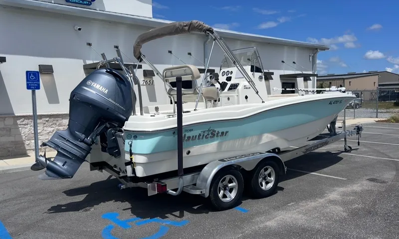 Slide: The Image of NauticStar Angler 211 2017 - 3