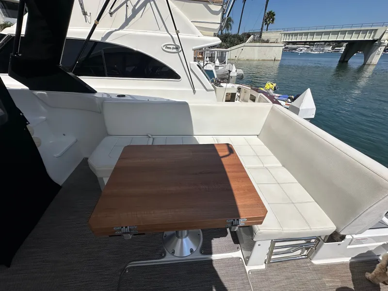 Slide: The Image of Cruisers 390 Express Coupe 2018 - 17
