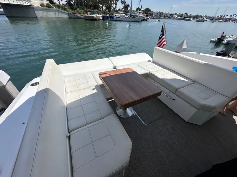 Slide: The Image of Cruisers 390 Express Coupe 2018 - 22