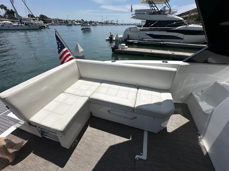 Slide: The Image of Cruisers 390 Express Coupe 2018 - 15