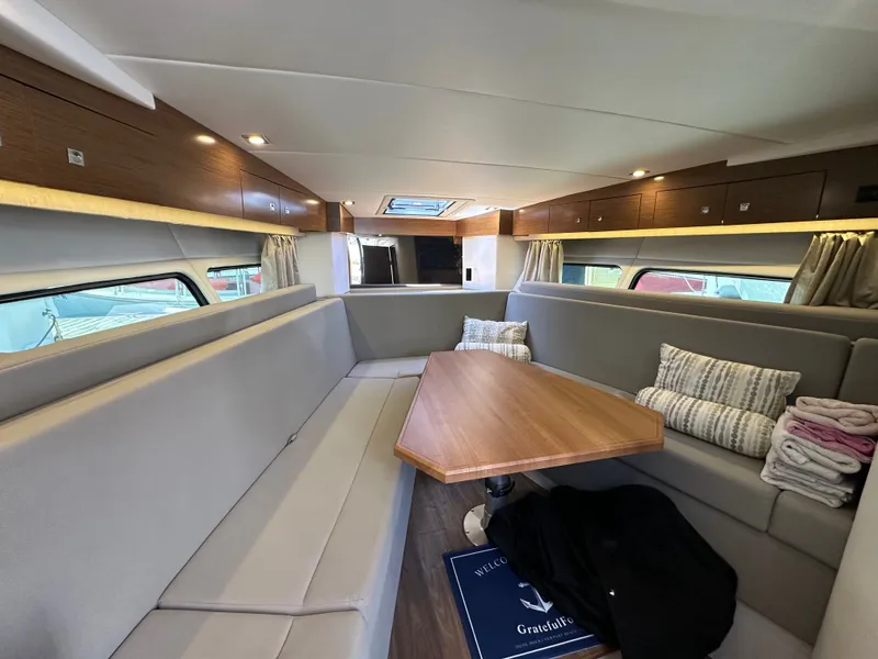 Slide: The Image of Cruisers 390 Express Coupe 2018 - 43
