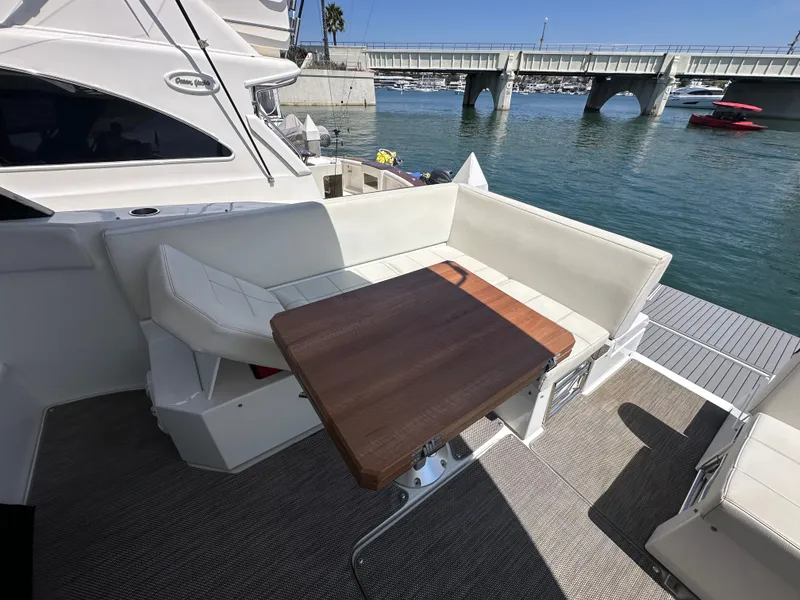 Slide: The Image of Cruisers 390 Express Coupe 2018 - 19