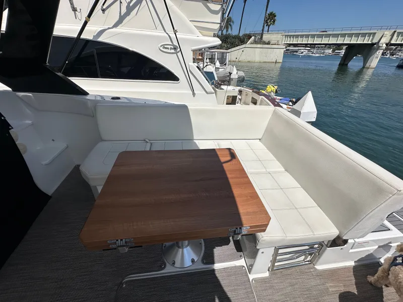 Slide: The Image of Cruisers 390 Express Coupe 2018 - 18