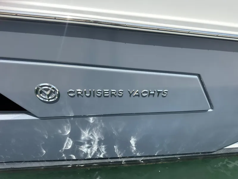 Slide: The Image of Cruisers 390 Express Coupe 2018 - 53