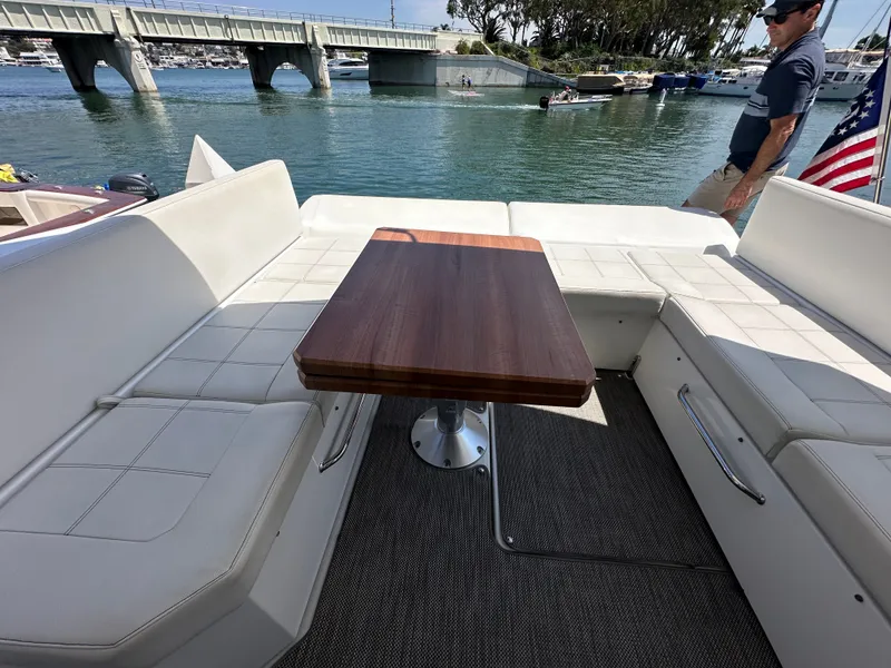 Slide: The Image of Cruisers 390 Express Coupe 2018 - 21