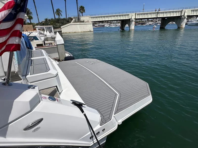 Slide: The Image of Cruisers 390 Express Coupe 2018 - 51