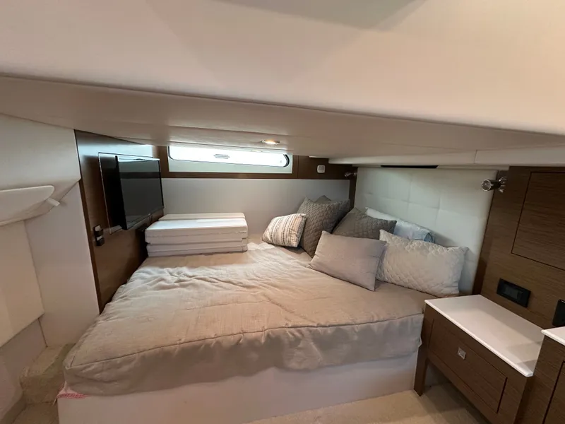 Slide: The Image of Full beam master sleeping bed with flatscreen TV - 31