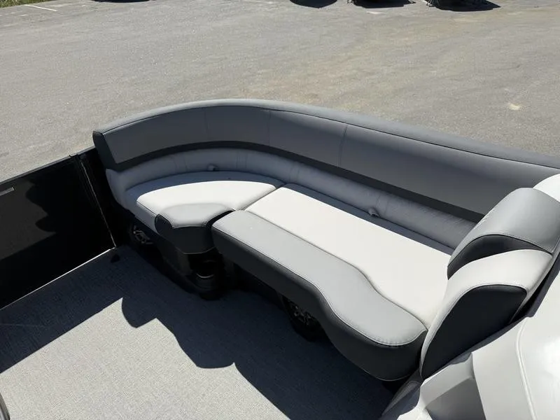 Slide: The Image of Avalon 23X8.5X25 AV 2025 - 12