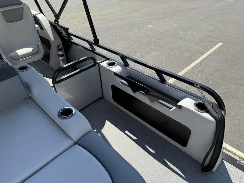 Slide: The Image of Avalon 23X8.5X25 AV 2025 - 13
