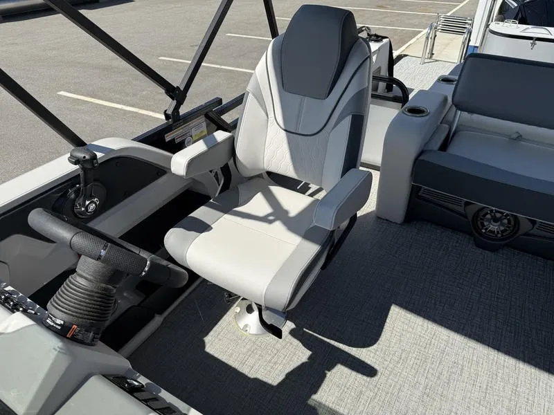 Slide: The Image of Avalon 23X8.5X25 AV 2025 - 14
