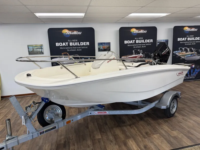Slide: The Image of Boston Whaler 130 Super Sport 2027 - 3