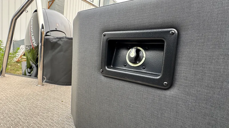 Slide: The Image of Evotti 2026 521 Convertible Stern 2026 - 18