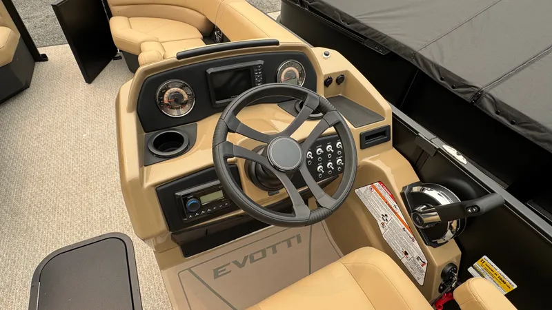 Slide: The Image of Evotti 2026 521 Convertible Stern 2026 - 11