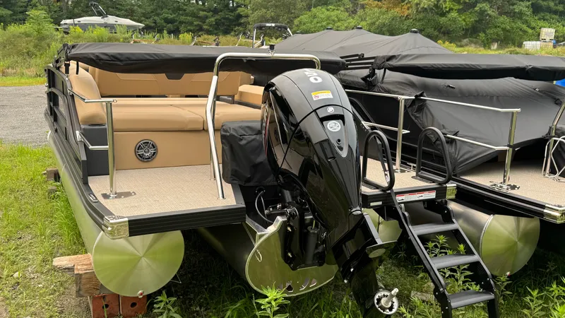 Slide: The Image of Evotti 2026 521 Convertible Stern 2026 - 5