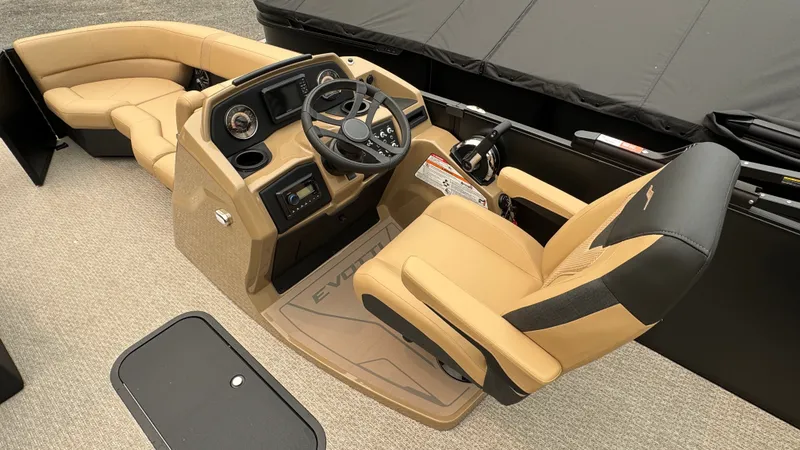 Slide: The Image of Evotti 2026 521 Convertible Stern 2026 - 10