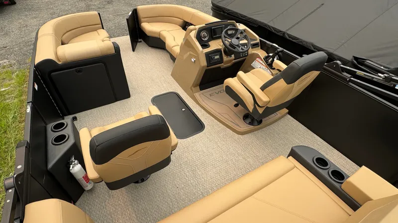 Slide: The Image of Evotti 2026 521 Convertible Stern 2026 - 8